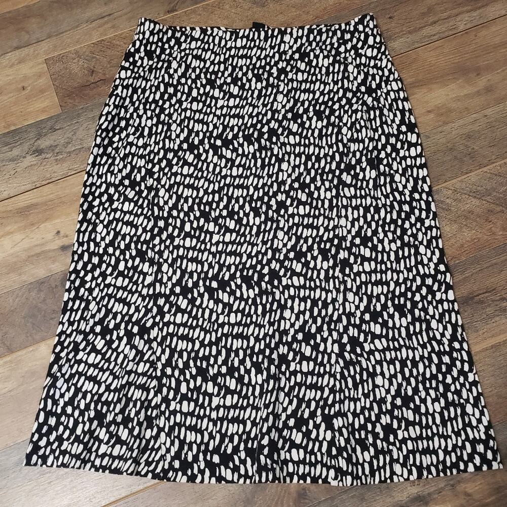 NEW Ann Taylor Skirt Womens Black and White‎ A-Line Abstract Career Size 4